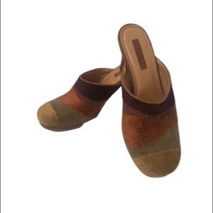 Unisa Tapestry Carole Wooden Clogs Size 7